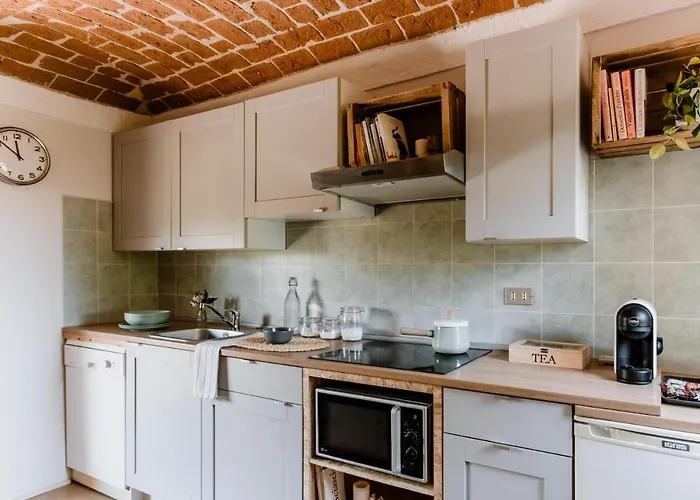 Lindhouse - Country House A Govone